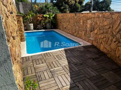 Casa com 3 Quartos à venda, 240m² no Brás de Pina, Rio de Janeiro