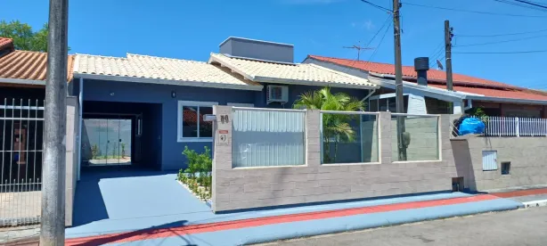 Casa com 2 Quartos para alugar, 75m² no Forquilhas, São José