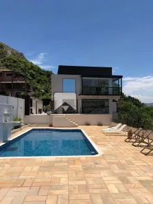 Casa com 3 Quartos para alugar, 270m² no Itacoatiara, Niterói
