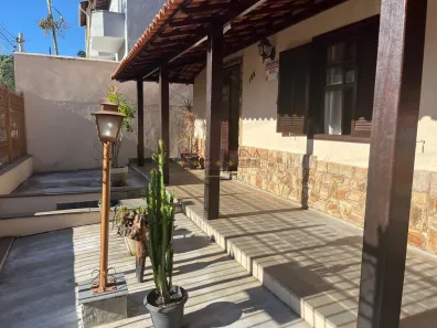 Casa com 3 Quartos à venda, 176m² no Jardim Recreio, Caxambu
