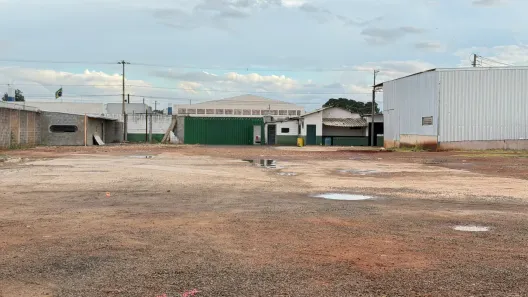 Galpão/Depósito/Armazém com 3 Quartos para alugar, 4000m² no Vila Elisa, Ribeirão Preto