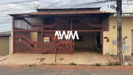 Sobrado com 3 Quartos à venda, 120m² no Vila Itatiaia, Goiânia