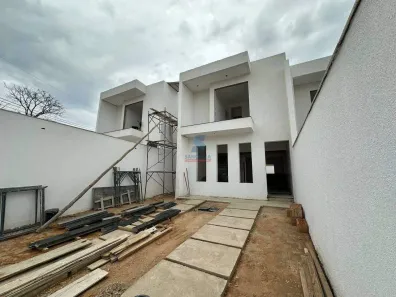 Casa com 3 Quartos à venda, 180m² no Centro, Contagem