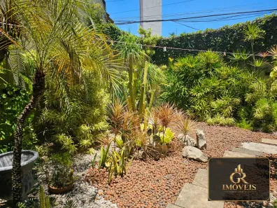 Casa com 3 Quartos à venda, 520m² no Guararapes, Fortaleza