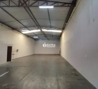 Ponto Comercial para alugar, 250m² no Jardim Patrícia, Uberlândia