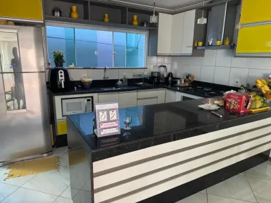 Casa de Condomínio com 4 Quartos à venda, 250m² no Pitangueiras, Lauro de Freitas