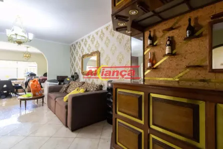 Casa com 3 Quartos para alugar, 270m² no Vila Galvão, Guarulhos