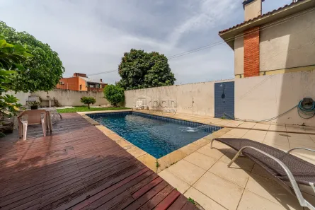 Casa com 4 Quartos à venda, 220m² no Chácara das Pedras, Porto Alegre