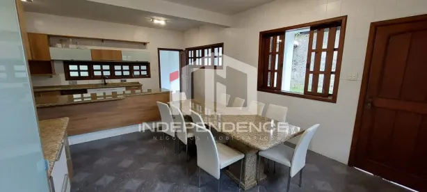 Sobrado com 6 Quartos à venda, 372m² no Vila Resende, Caçapava