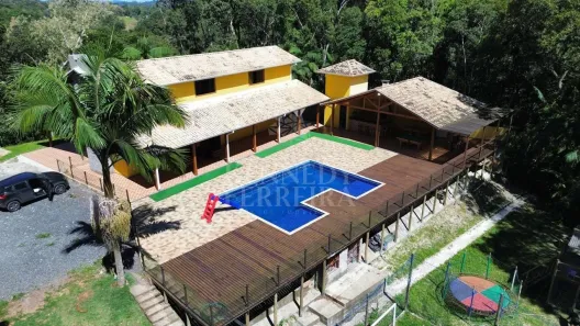 Fazenda/Sítio com 3 Quartos à venda, 1m² no Centro, Juquitiba