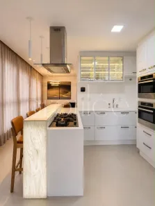 Apartamento com 3 Quartos para alugar, 262m² no Centro, Balneário Camboriú