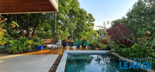 Sobrado com 4 Quartos à venda, 1044m² no Vila Ipojuca, São Paulo
