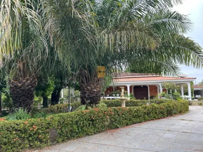Imóvel Comercial com 6 Quartos para alugar, 800m² no Cidade Alta, Cuiabá