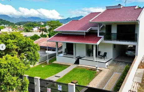 Casa com 4 Quartos à venda, 298m² no Centro, Massaranduba
