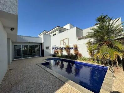 Casa com 3 Quartos para alugar, 228m² no Aeroporto, Araçatuba