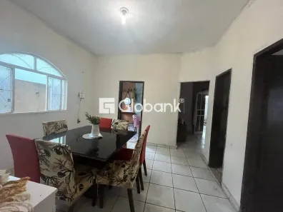 Casa com 4 Quartos à venda, 200m² no Nossa Senhora de Fátima, Montes Claros
