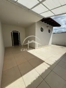 Casa com 3 Quartos para alugar, 80m² no Santa Mônica, Uberlândia
