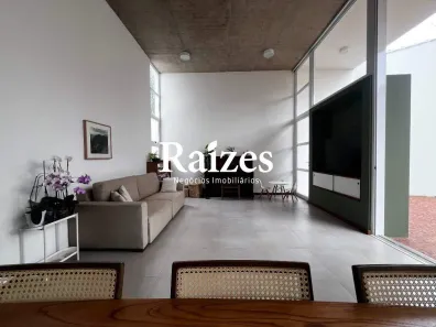 Casa com 3 Quartos à venda, 182m² no Jardim Karaíba, Uberlândia