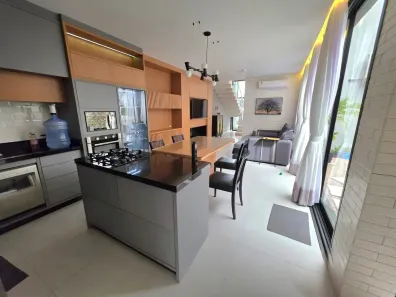 Sobrado com 3 Quartos à venda, 184m² no Beira Rio, Biguaçu