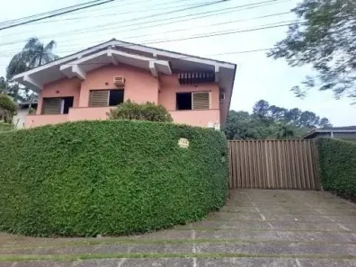 Casa com 4 Quartos para alugar, 393m² no Saguaçu, Joinville