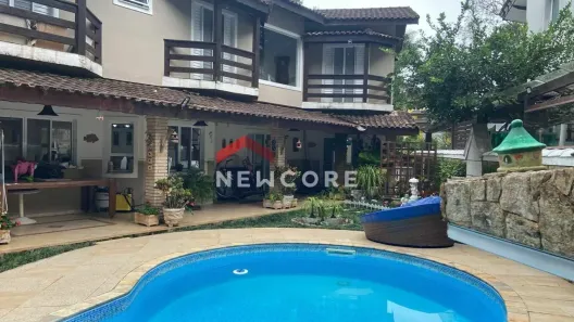 Casa de Condomínio com 4 Quartos à venda, 210m² no Guaratuba, Bertioga