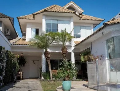 Casa com 4 Quartos para alugar, 360m² no Recreio dos Bandeirantes, Rio de Janeiro