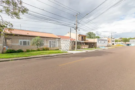 Casa com 3 Quartos à venda, 181m² no Pinheirinho, Curitiba