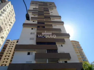 Apartamento com 3 Quartos para alugar, 80m² no Centro, Uberlândia