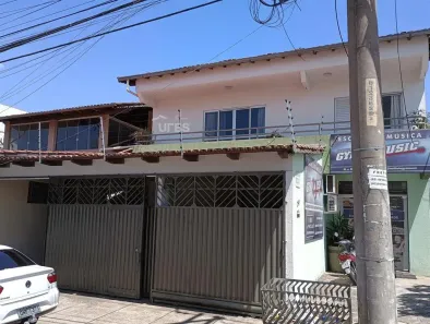 Casa com 4 Quartos à venda, 460m² no Setor Central, Goiânia