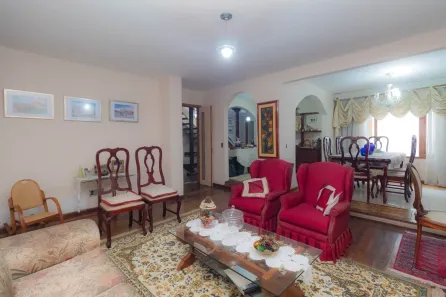 Casa com 3 Quartos à venda, 360m² no Chácara das Pedras, Porto Alegre