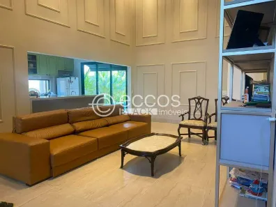 Casa de Condomínio com 4 Quartos para alugar, 250m² no Nova Uberlândia, Uberlândia