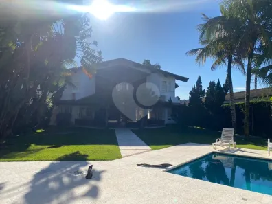 Casa com 5 Quartos para alugar, 700m² no Jardim Acapulco, Guarujá