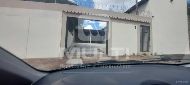 Casa com 2 Quartos para alugar, 84m² no Osvaldo Rezende, Uberlândia