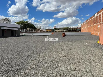 Lote/Terreno para alugar, 2600m² no Distrito Industrial, Uberlândia
