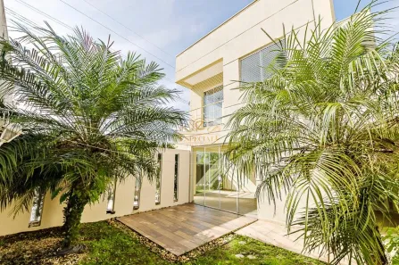 Casa de Condomínio com 3 Quartos para alugar, 157m² no Orleans, Curitiba