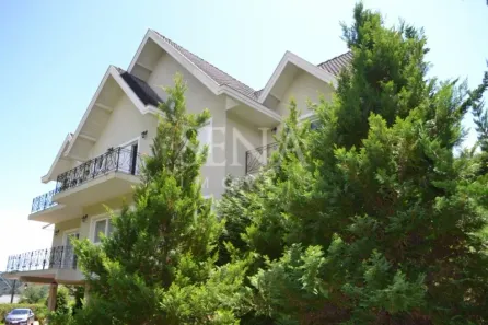 Casa de Condomínio com 6 Quartos à venda, 320m² no Capivari, Campos do Jordão