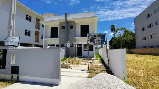 Sobrado com 3 Quartos à venda, 101m² no Sertão do Maruim, São José