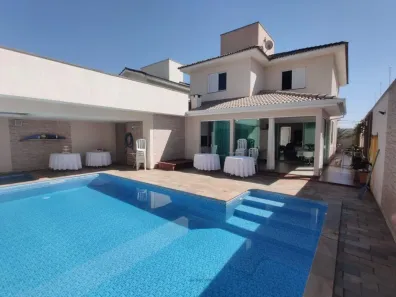 Casa com 4 Quartos à venda, 300m² no Jardim Karaíba, Uberlândia