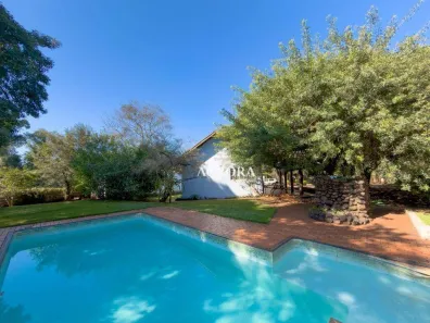 Fazenda/Sítio com 3 Quartos à venda, 200m² no Recanto dos Pinheiros, Cambé