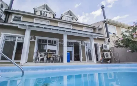 Casa de Condomínio com 5 Quartos à venda, 375m² no Jardim Carvalho, Porto Alegre
