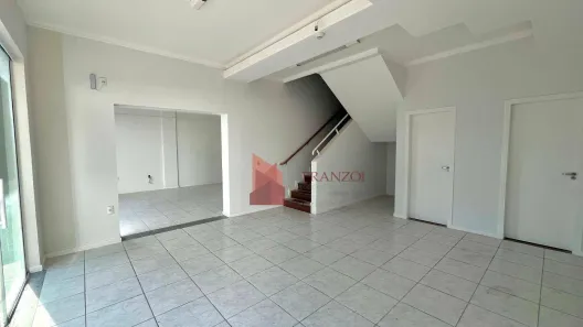 Sala Comercial para alugar, 140m² no Centro, Itajaí