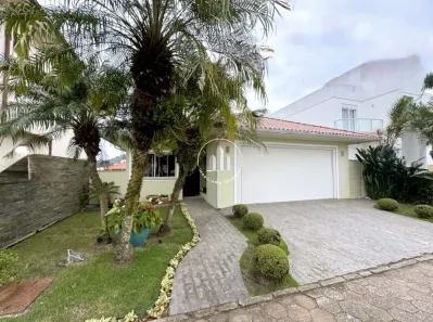 Casa com 4 Quartos à venda, 270m² no Coqueiros, Florianópolis
