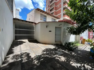 Casa com 4 Quartos para alugar, 210m² no Setor Bueno, Goiânia