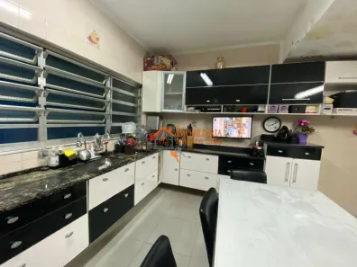 Sobrado com 3 Quartos à venda, 180m² no Vila Silveira, Guarulhos