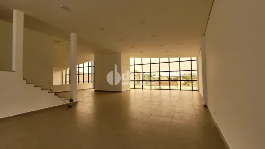 Ponto Comercial para alugar, 580m² no Lídice, Uberlândia