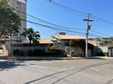 Imóvel Comercial com 3 Quartos para alugar, 621m² no Jardim São Carlos, Campinas