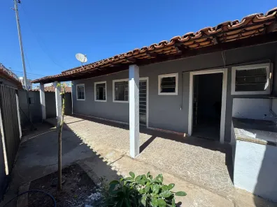 Casa com 2 Quartos para alugar, 80m² no Santa Luzia, Sete Lagoas