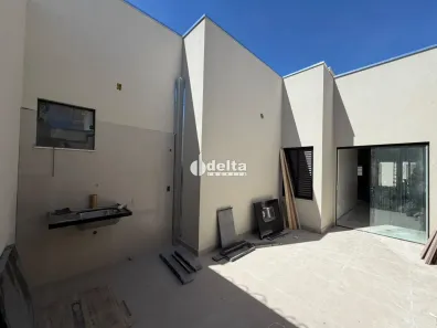 Casa com 3 Quartos à venda, 130m² no Novo Mundo, Uberlândia
