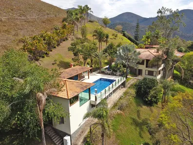 Casa com 4 Quartos à venda, 688m² no Itaipava, Petrópolis