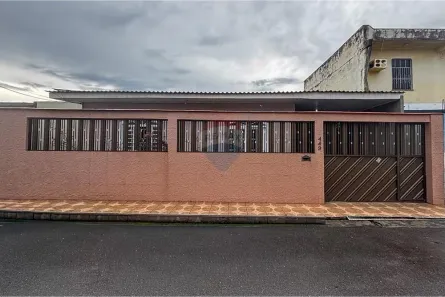 Casa com 3 Quartos à venda, 234m² no Alvorada, Manaus